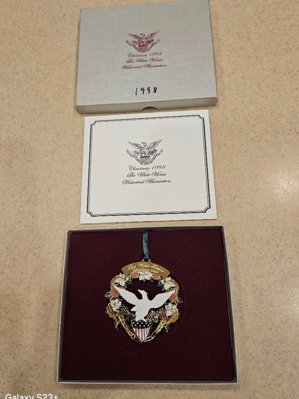 1998 THE WHITE HOUSE HISTORICAL ASSOCIATION CHRISTMAS HOLIDAY ANNUAL ORNAMENT